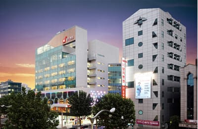 H plus Yangji Hospital main view