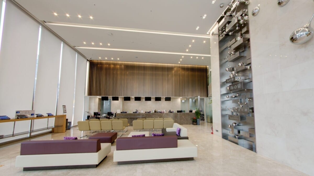 1st floor lobby and reception of Jaseng Hospital