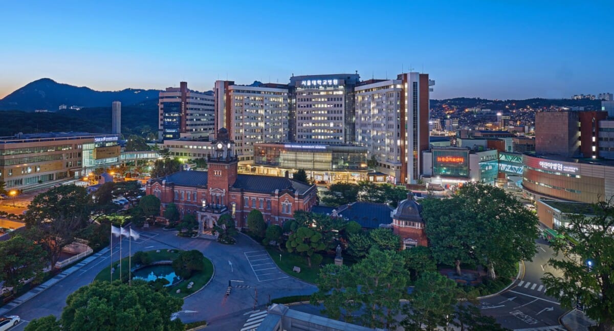 Night view of Seoul National University Hospital